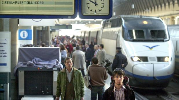 Tren AVE en la línea Madrid-Sevilla
